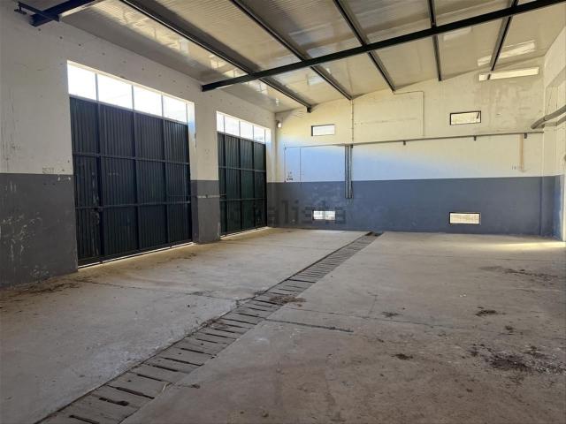 Armazém venda em Casais Robustos, Alcanena