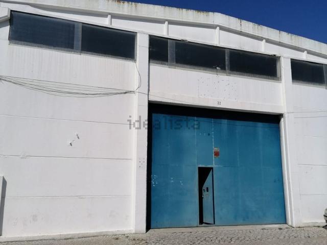 Armazém alugar em Bairro da Barrosa, Montijo