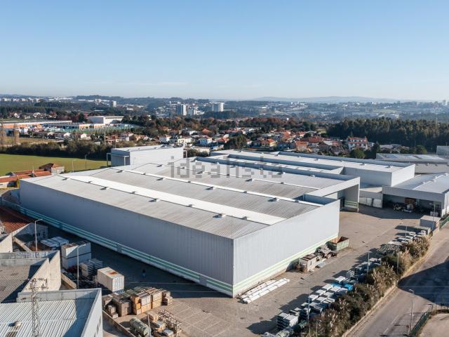 Armazém alugar em Moreira