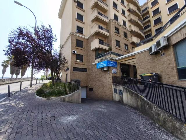 Loja venda em Ponte de Frielas, Santiago Dos Velhos