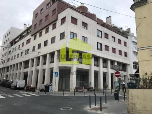 Armazém venda em Avenidas Novas, Lisboa