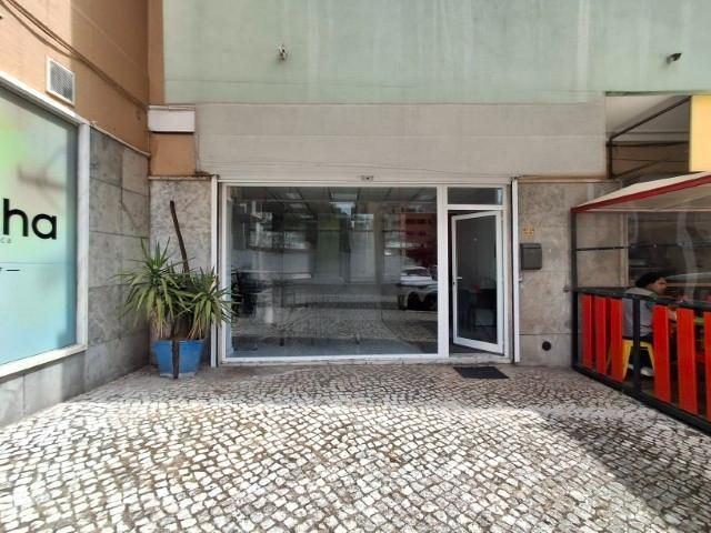 Loja venda em Fonte das Eiras, Sintra