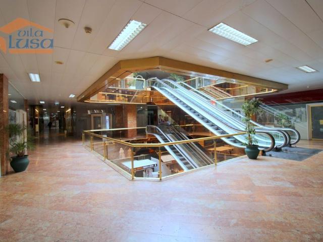 Loja alugar em Porto, Lordelo Do Ouro