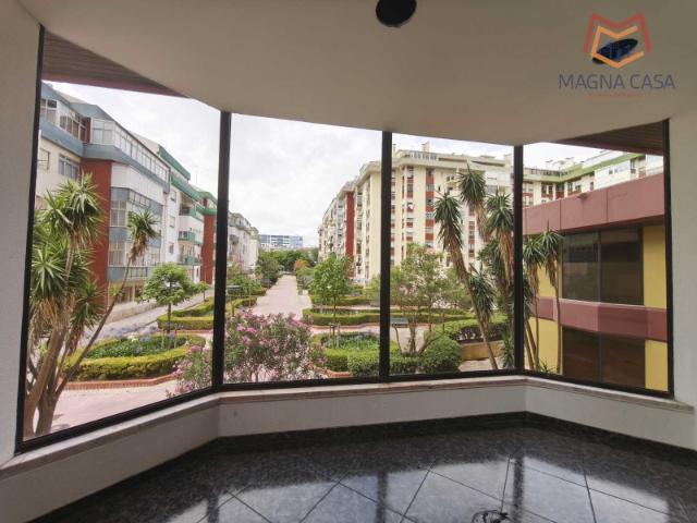 Loja venda em Núcleo Urbano Histórico de Oeiras, Oeiras
