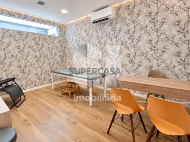 Armazém venda em Alcobaça e Vestiaria, Alcobaça