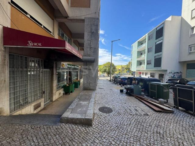 Loja venda em Cacilhas, Almada