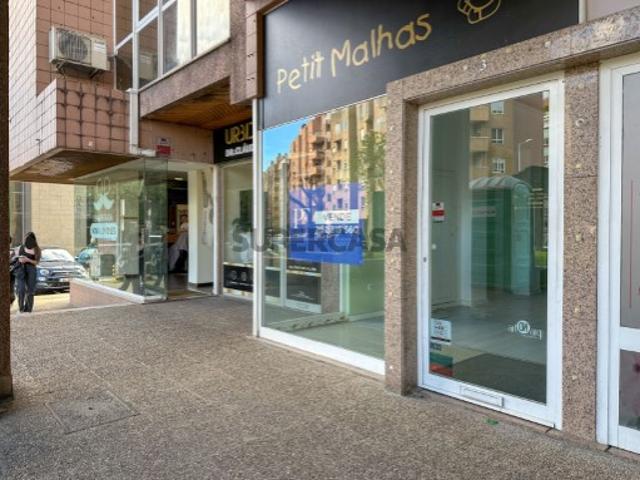 Armazém venda em Gavião, Braga