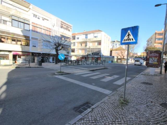Armazém venda em Sintra