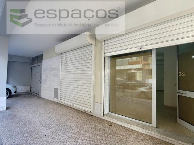 Loja alugar em Mem Martins, Sintra