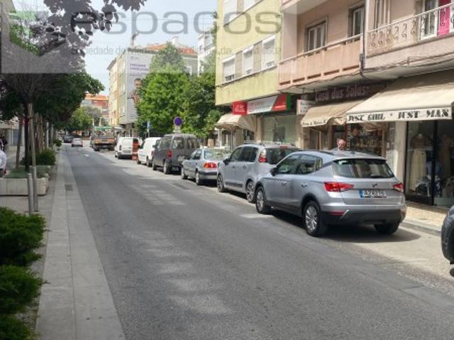 Loja venda em Santiago Dos Velhos, Lisboa