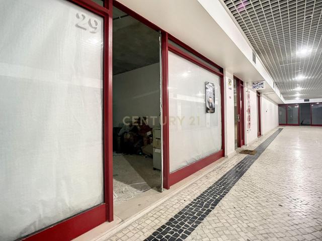 Loja alugar em Pederneira, Leiria