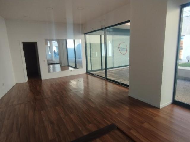 Loja alugar em Laborim, Vila Nova De Gaia