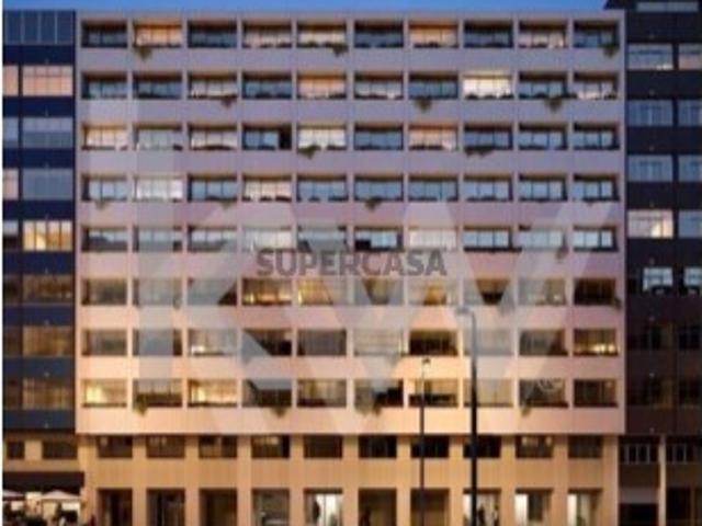 Armazém venda em Estrela, Lisboa