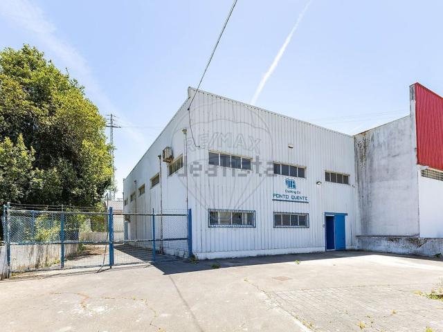 Armazém alugar em Maia, Gueifães