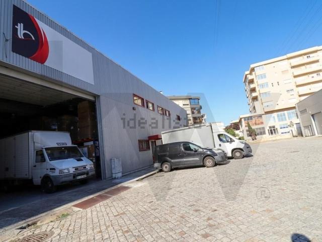 Armazém alugar em Maia, Porto