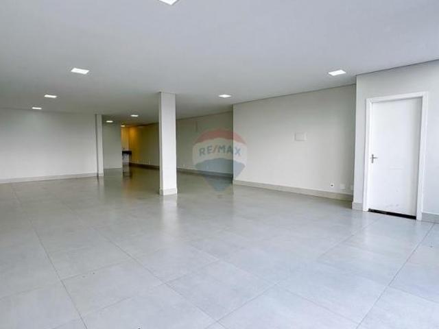 Ponto Comercial venda em QE 56, Guará