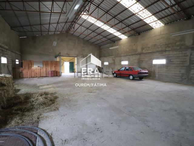 Armazém venda em Pairia, Ourém