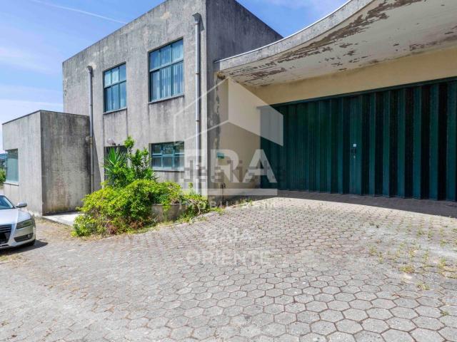 Armazém venda em São Martinho de Arnelas, Vila Nova De Gaia