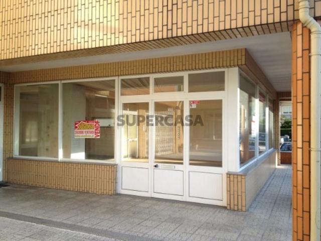 Armazém venda em Carro Quebrado, Oliveira De Azeméis