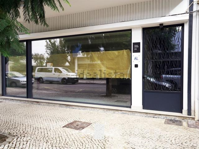 Loja alugar em Oliveira de Azeméis, Santiago de Riba-Ul, Ul, Macinhata da Seixa e Madail, Oliveira de Azeméis