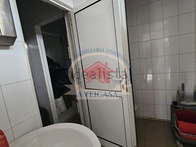 Loja alugar em Oliveira do Bairro