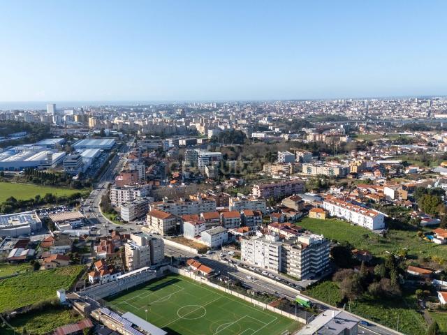 Ponto Comercial venda em Oliveira Do Douro, Oliveira do Douro