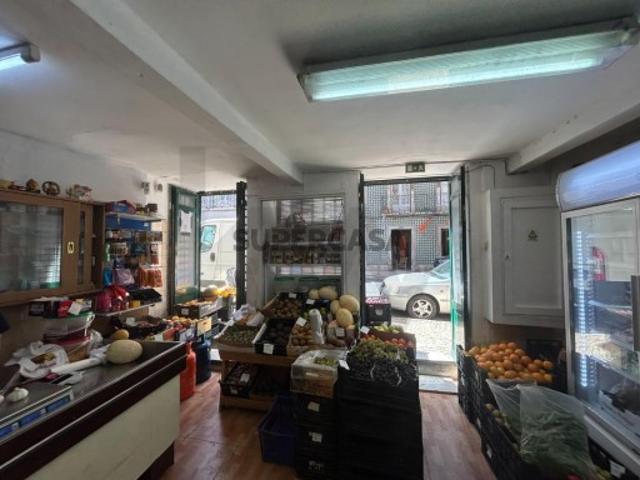Armazém venda em Estrela, Lisboa