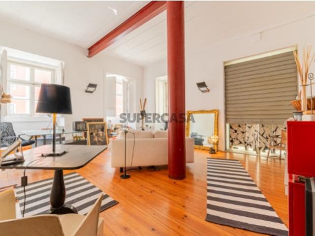 Armazém venda em Lisboa