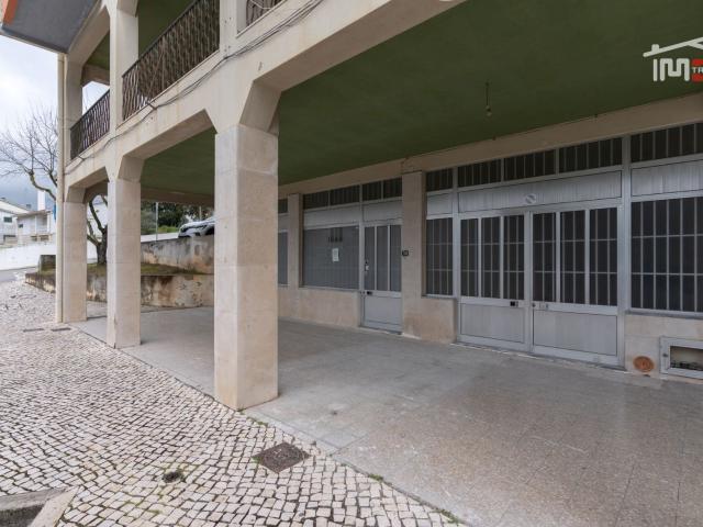 Loja venda em Ourém, Santarém
