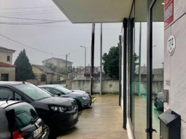 Armazém venda em Salgueiral, Guimarães