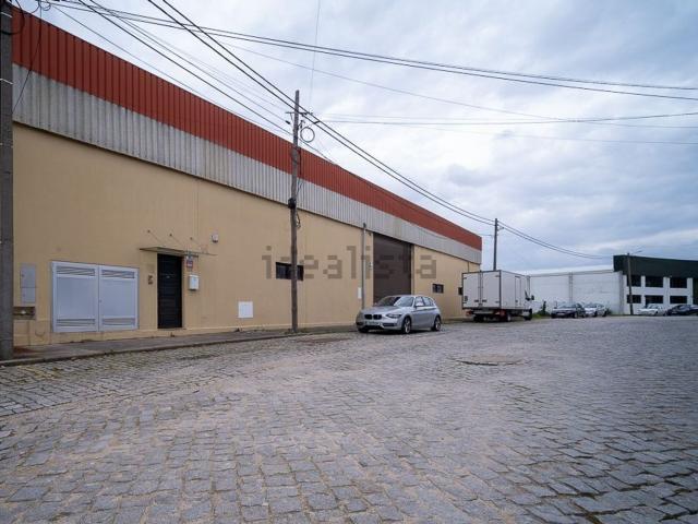 Armazém alugar em Santa Maria Da Feira, Aveiro