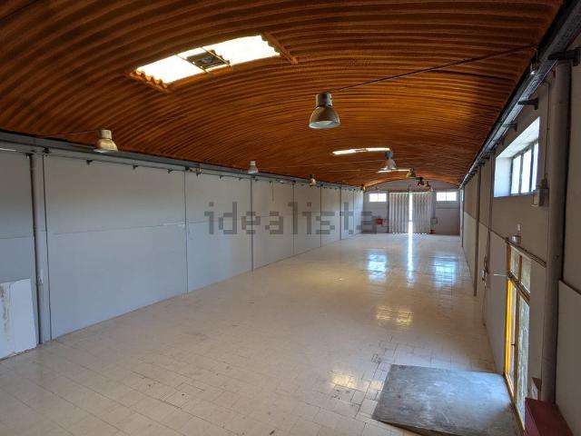 Armazém alugar em Palhais, Setúbal