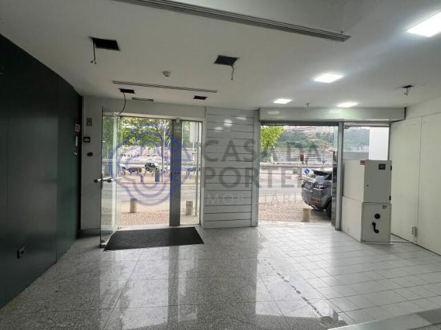 Loja alugar em Porto, Lordelo Do Ouro
