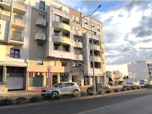 Loja alugar em Quinta dos Pinheiros, Caldas Da Rainha