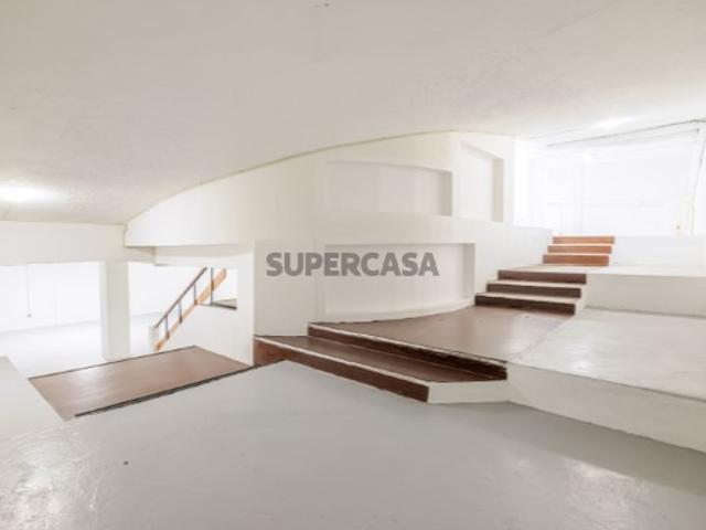 Armazém venda em Lisboa