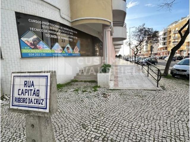 Loja alugar em Almada, Setúbal