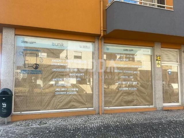 Loja alugar em Santa Maria Da Feira, Aveiro