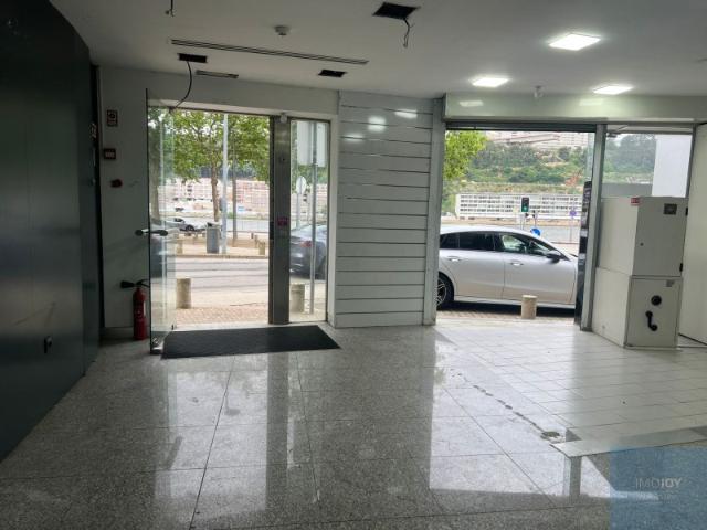 Loja alugar em Porto, Lordelo Do Ouro