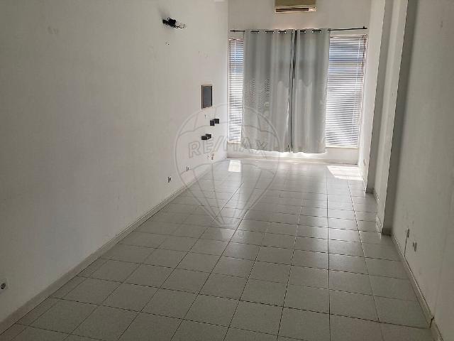 Loja alugar em Abrantes (São Vicente e São João) e Alferrarede, Abrantes