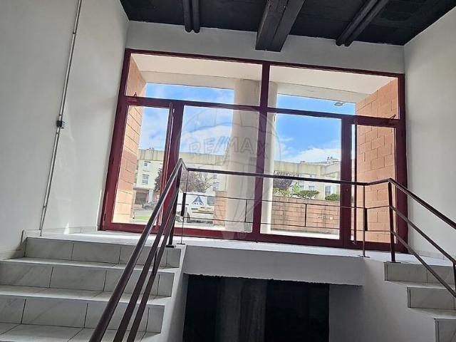 Loja alugar em Quinta do Bré, Oeiras