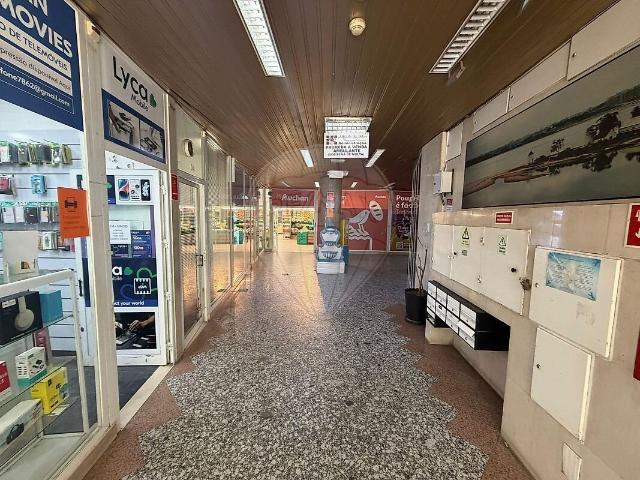 Loja alugar em Bairro Ferroviário, Barreiro e Lavradio