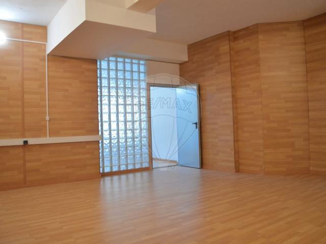 Loja alugar em Quinta dos Pinheiros, Caldas Da Rainha