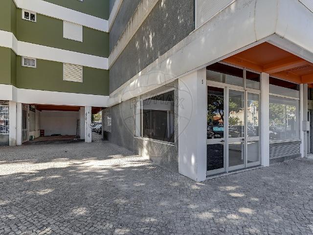 Loja alugar em Venda Nova, Amadora