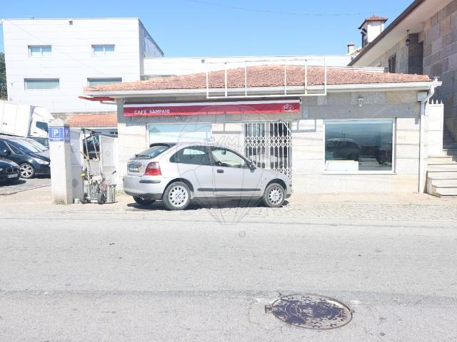 Loja alugar em Felgueiras, Porto