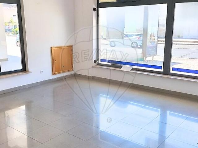 Loja alugar em Bairro de Santa Maria, Loures