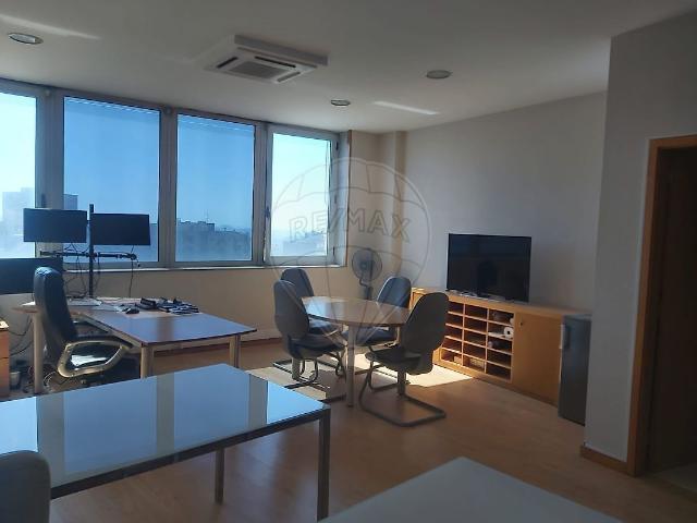 Escritório alugar em Maia, Gueifães