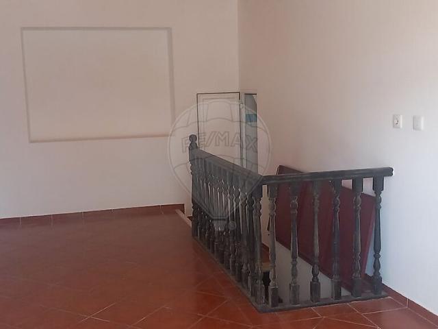 Loja alugar em Quinta da Samaritana, Belas