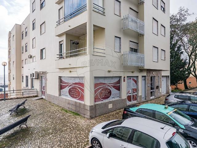 Loja alugar em Ramada e Caneças, Odivelas