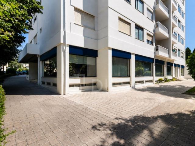 Loja alugar em Porto, Aldoar
