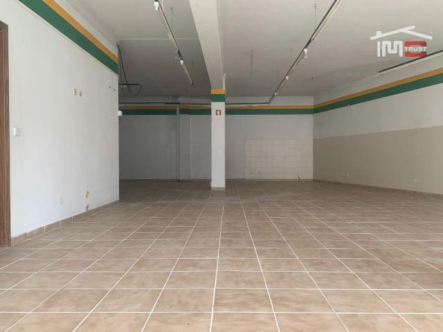 Loja alugar em Porto De Mós, Leiria